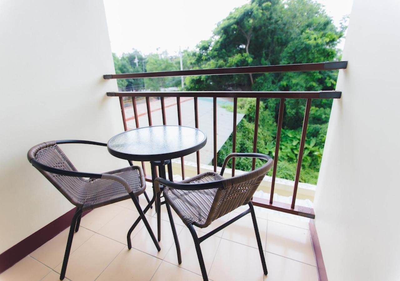 Bloom Guesthouse Chiang Mai Bagian luar foto
