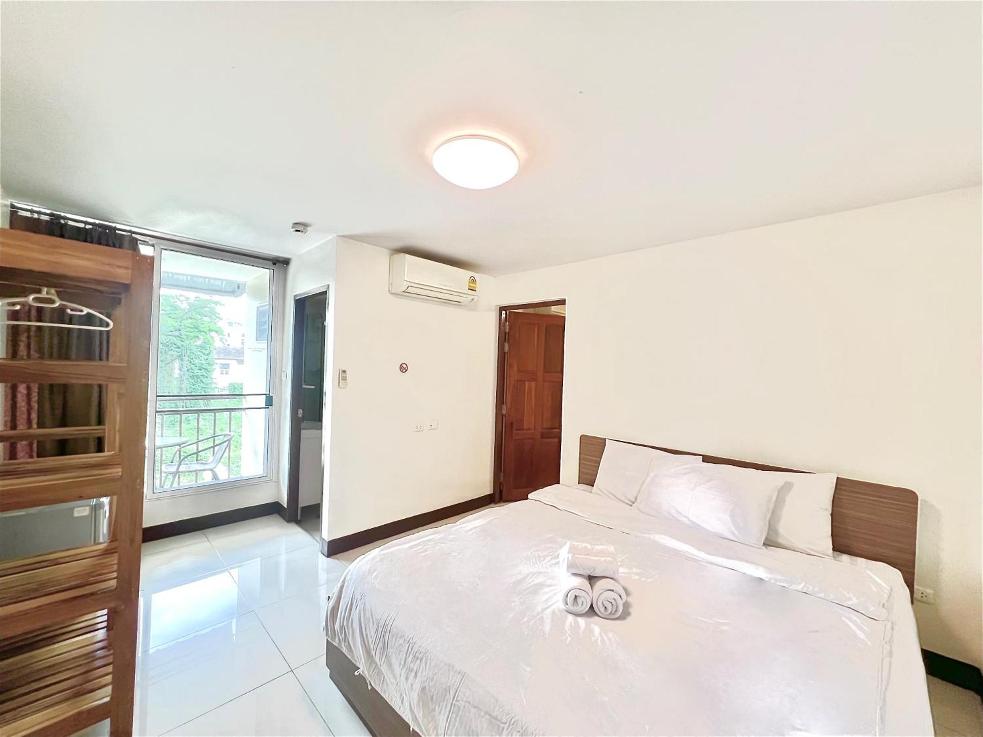 Bloom Guesthouse Chiang Mai Bagian luar foto